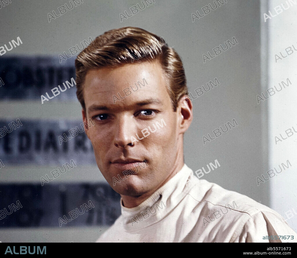 RICHARD CHAMBERLAIN in DR. KILDARE, 1961, directed by ALF KJELLIN, ELLIOT SILVERSTEIN, JOHN BRAHM, JOHN NEWLAND and JUD TAYLOR. Copyright MGM TELEVISION.