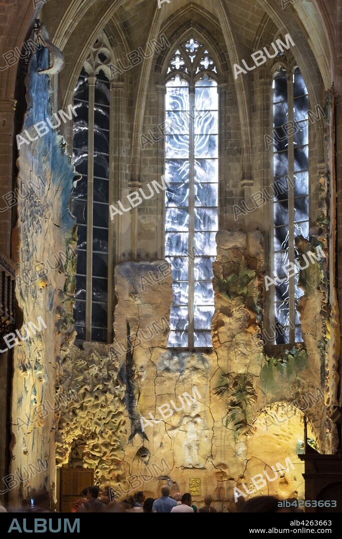 MIQUEL BARCELÓ. Capilla del Santísimo, intervención del artista mallorquín Miquel Barceló, Catedral de Mallorca, La Seu, siglo XIII. gótico levantino, palma, Mallorca, balearic islands, Spain.