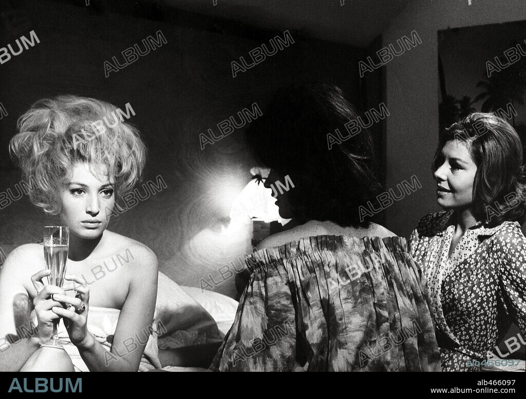 FRANCA BETOJA and MONICA VITTI in THE ECLIPSE, 1962 (L' ECLISSE), directed by MICHELANGELO ANTONIONI. Copyright INTEROPA-CINERIZ-PARIS/TIMES.