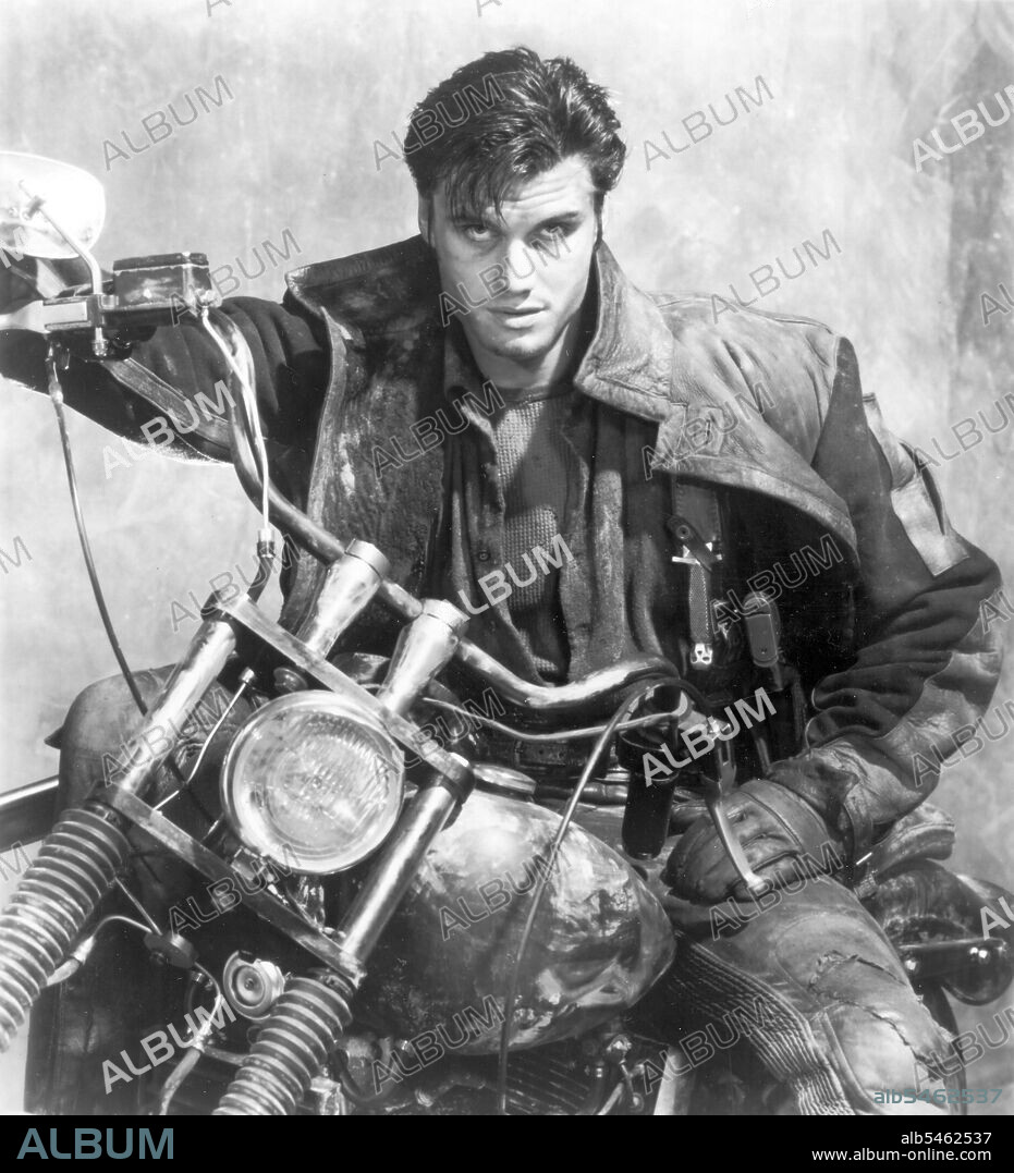 DOLPH LUNDGREN in THE PUNISHER, 1989, directed by MARK GOLDBLATT. Copyright NEW WORLD INTERNATIONAL.