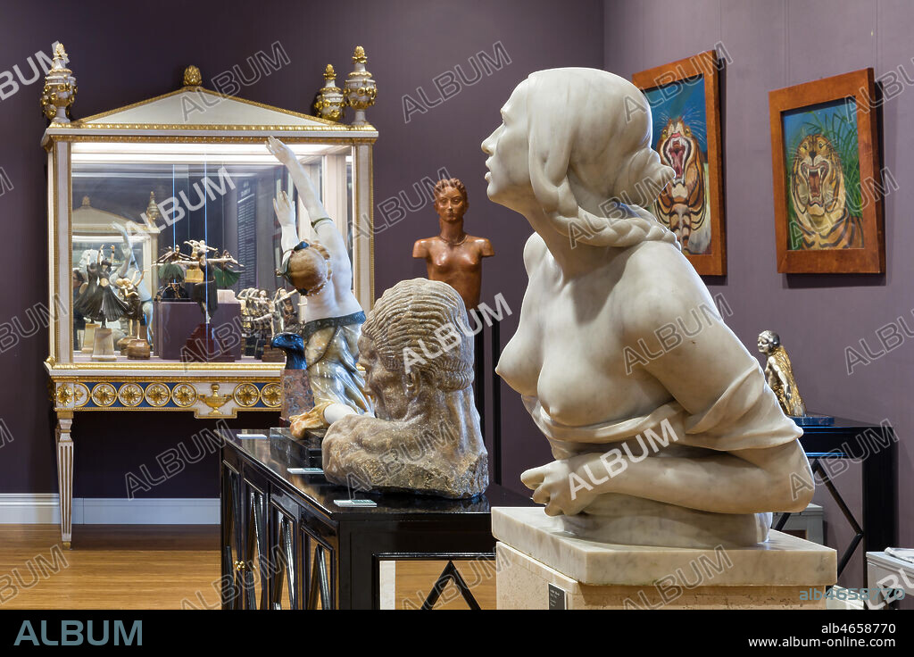 Fontanellato, Labirinto della Masone, Franco Maria Ricci Art Collection: one of the rooms.