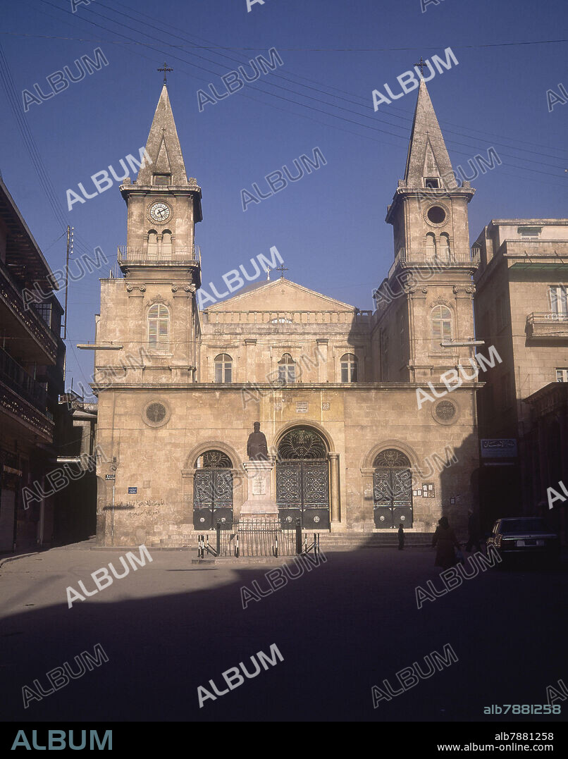 IGLESIA CATOLICA ARMENIA-S XVII-PLANTA BASILICAL CON DOS TORRES.