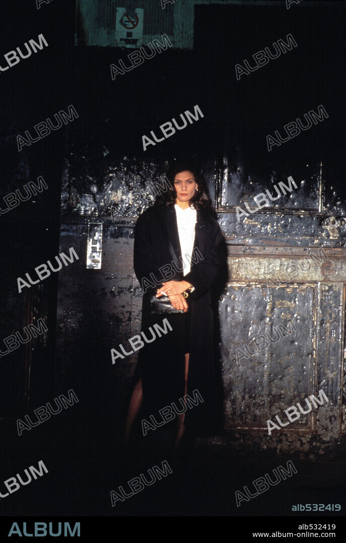 LINDA FLORENTINO in THE LAST SEDUCTION, 1994, directed by JOHN DAHL. Copyright OCTOBER FILMS / FOLEY, BILL.