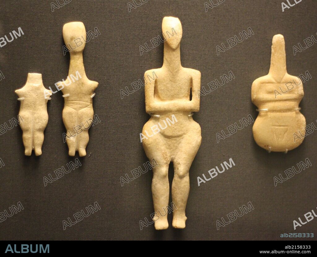 Marble figurine of a woman (Plastiras type) Cycladic (grotta-pelos culture)3000-2800 BC. (Photo by: Universal History Archive/UIG via Getty Images).