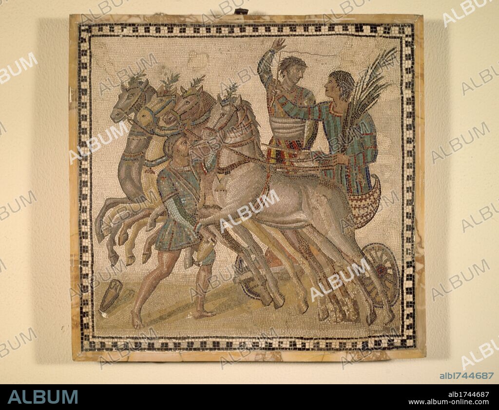 Madrid, M.A.N 3600. Arte romano. Emblema musivo, con teselas policromadas con representación de combates gladiadores. Mármol (alt.58cm, anch.58cm) s.III a.c. Procedencia: Via Apia, Roma. Colección Gabinete Antigüedades de la Real Biblioteca.