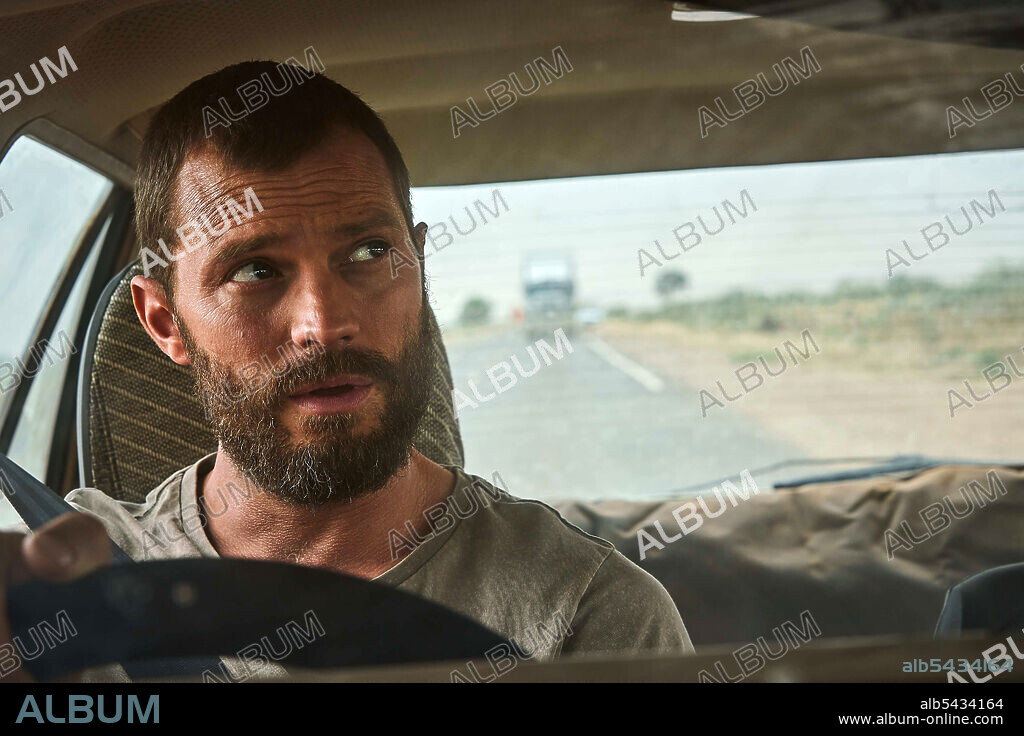 JAMIE DORNAN en EL TURISTA, 2022 (THE TOURIST), dirigida por DANIEL NETTHEIM. Copyright BBC One / HBO Max.