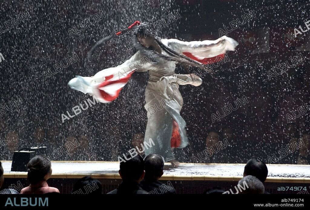 ZIYI ZHANG en MEMORIAS DE UNA GEISHA, 2005 (MEMOIRS OF A GEISHA), dirigida por ROB MARSHALL. Copyright COLUMBIA PICTURES / JAMES, DAVID.