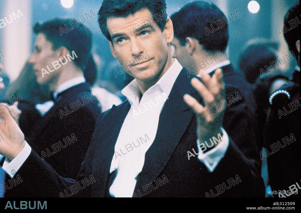PIERCE BROSNAN dans THE THOMAS CROWN AFFAIR, 1999, réalisé par JOHN MCTIERNAN. Copyright UNITED ARITSTS.
