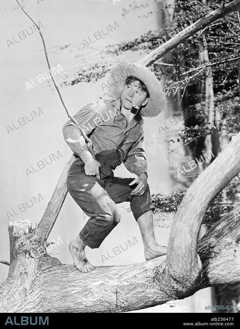 MICKEY ROONEY in THE ADVENTURES OF HUCKLEBERRY FINN, 1939, directed by RICHARD THORPE. Copyright M.G.M.