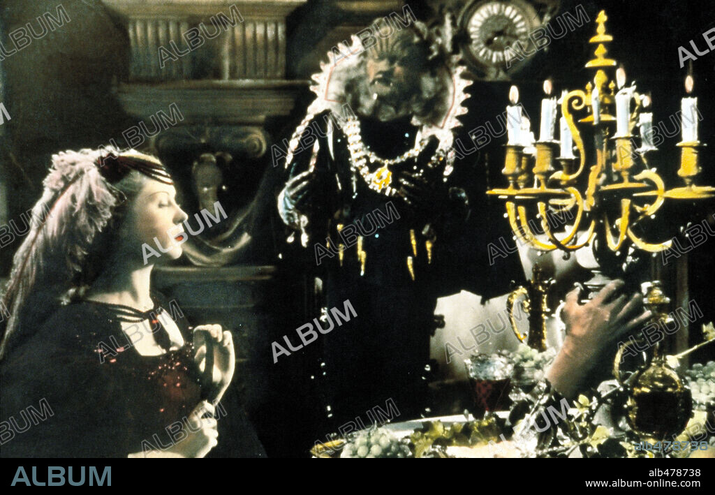 JEAN MARAIS en LA BELLA Y LA BESTIA, 1946 (LA BELLE ET LA BEÏTE), dirigida por JEAN COCTEAU. Copyright FILMS ANDRE PAULVE.