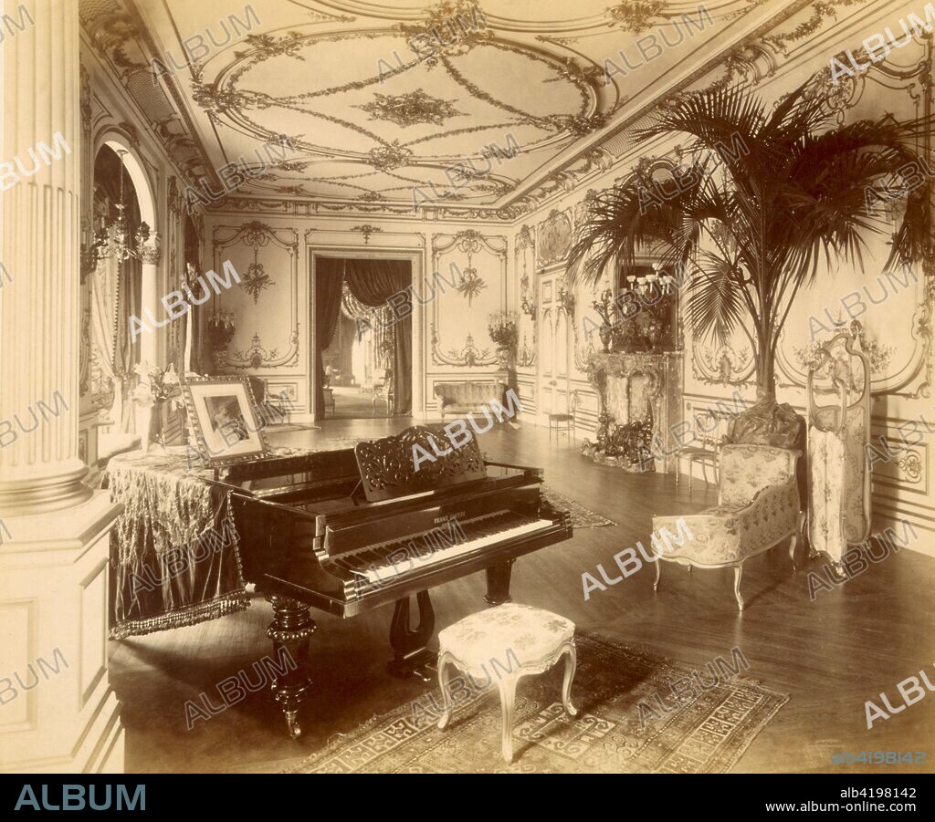 The Ballroom at 17 Grosvenor Place, London, 1890 (b/w photo). House owned and photography commissioned by Sir Arthur Knyvet Wilson, 3rd Baronet (1836-1909).