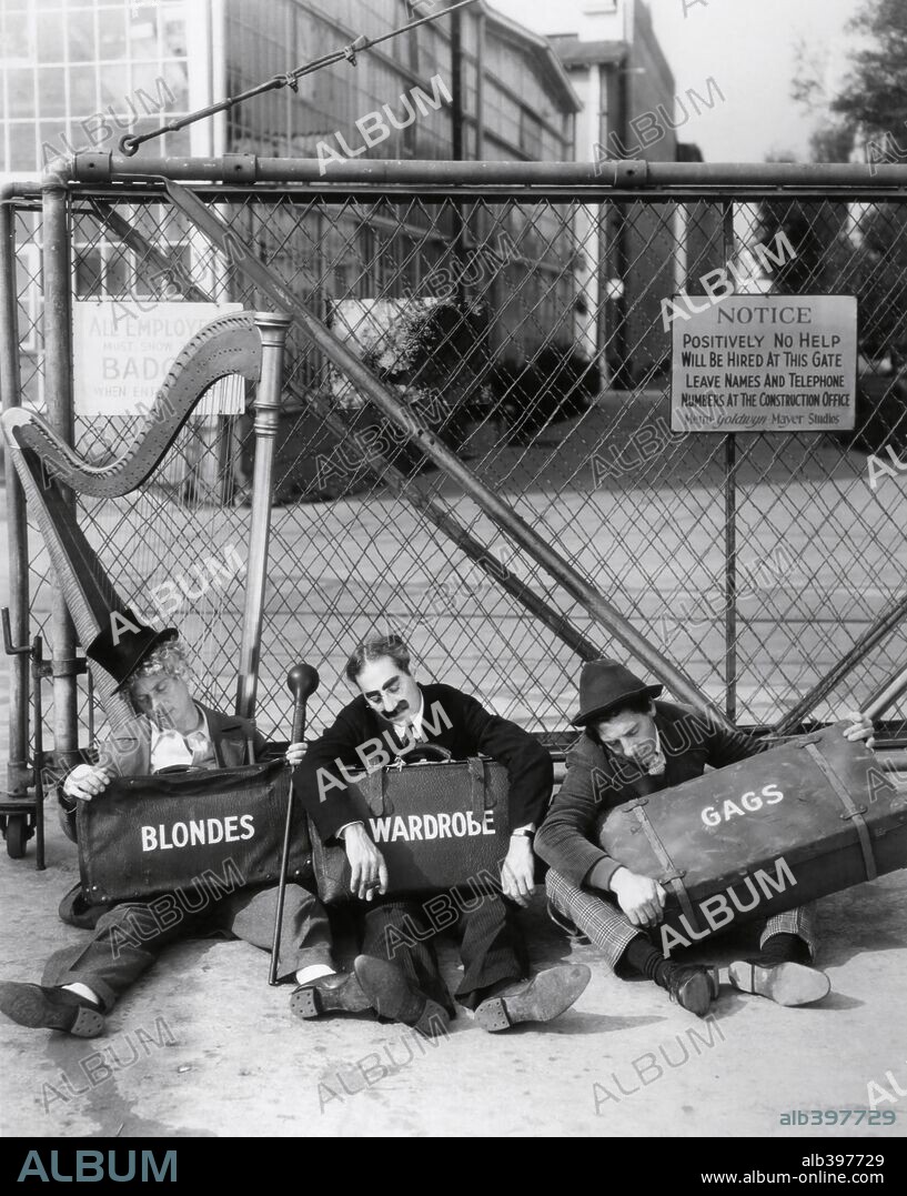 CHICO MARX, GROUCHO MARX, HARPO MARX y THE MARX BROTHERS.