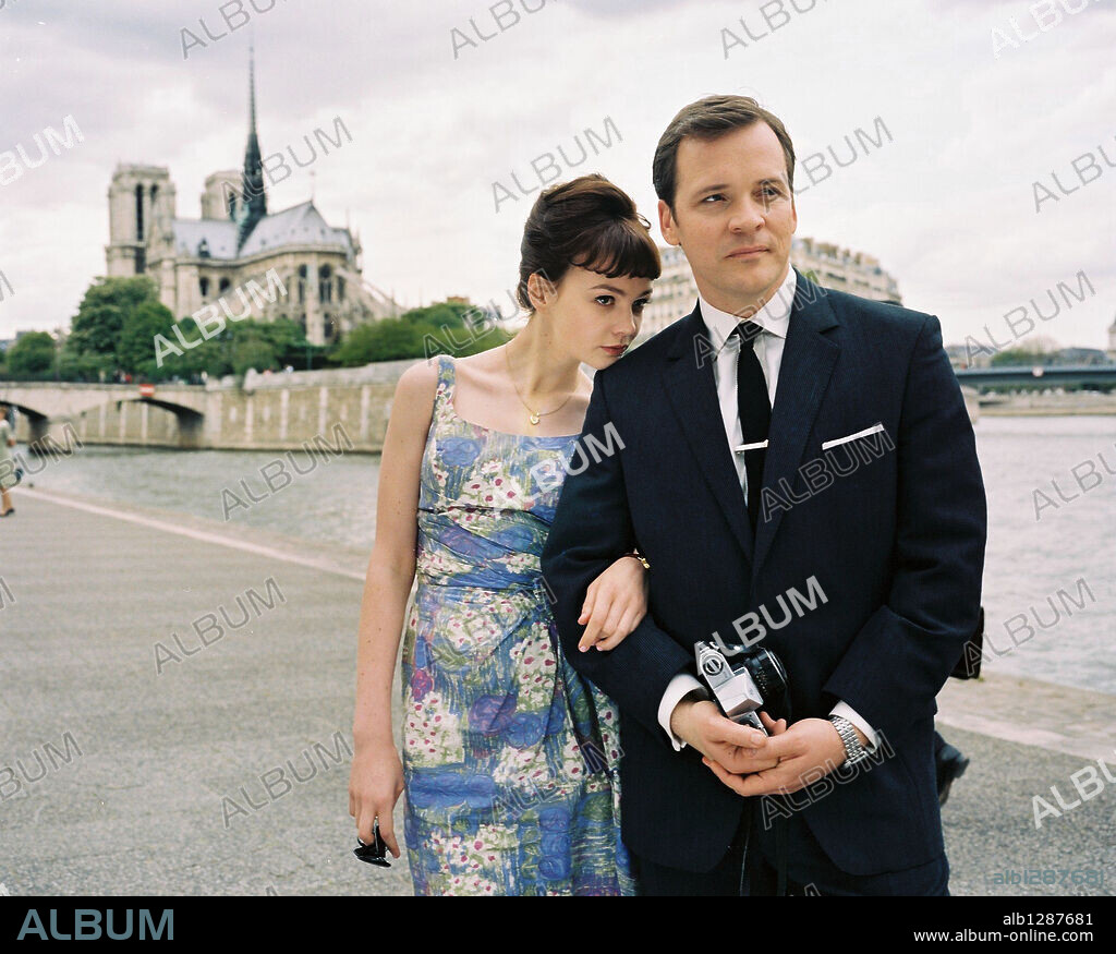 CAREY MULLIGAN and PETER SARSGAARD in AN EDUCATION, 2009, directed by LONE SCHERFIG. Copyright BBC FILMS.