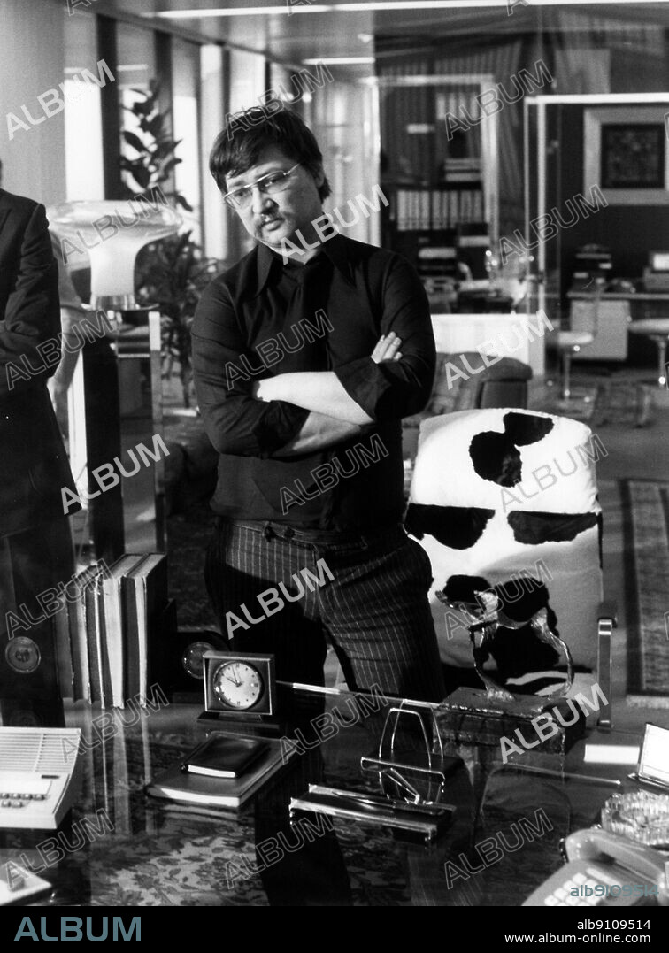 RAINER WERNER FASSBINDER in WORLD ON A WIRE, 1973 (WELT AM DRAHT), directed by RAINER WERNER FASSBINDER. Copyright WESTDEUTSCHER RUNDFUNK.