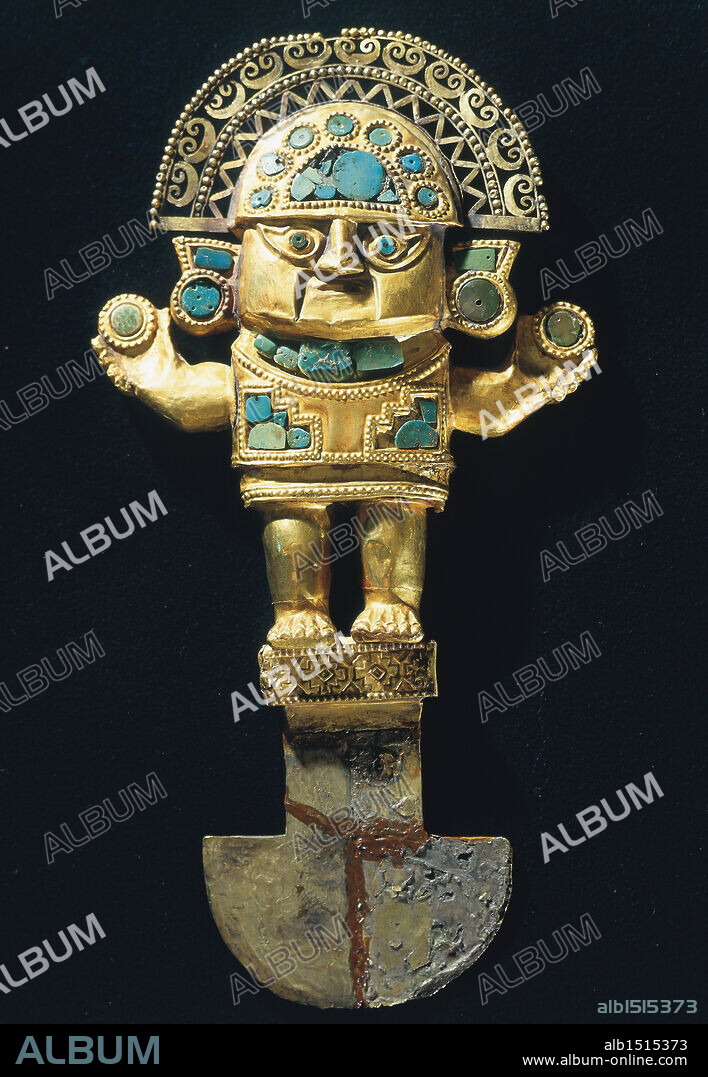 Pre-Columbian civilization, Peru, 14th century. Goldsmith Art. Chimu civilization. 'Tumi' or a sacrificial ceremonial knife in gold portraying Naymlap.