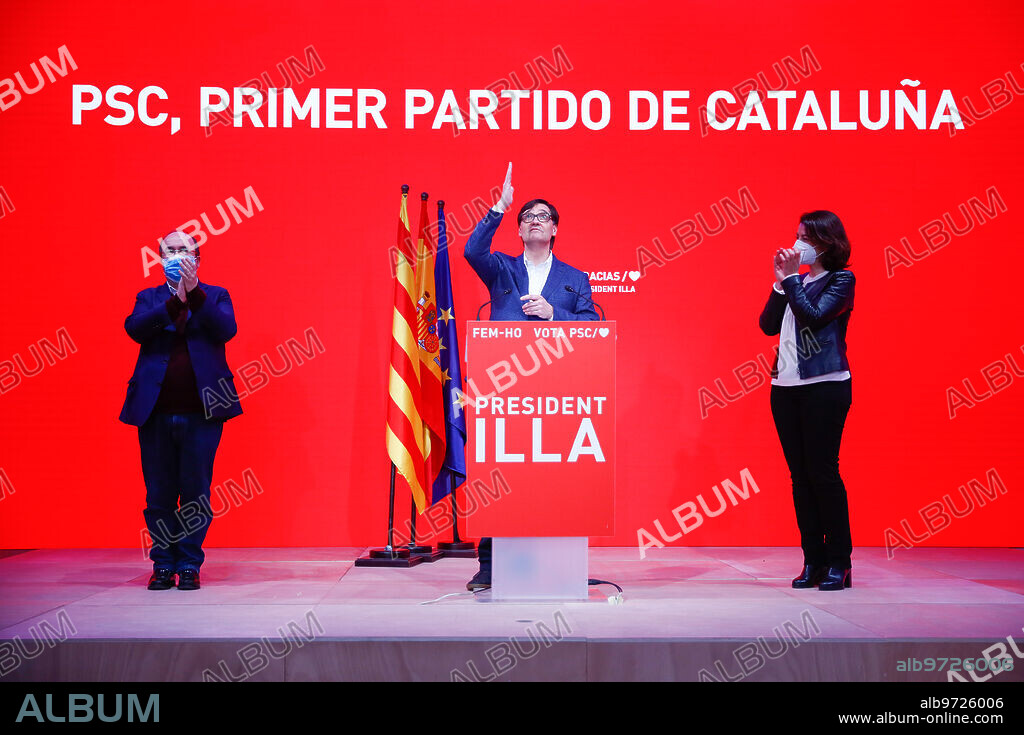 Barcelona, 02/14/2021. The candidate for the presidency of the Generalitat for the PSC, Salvador Illa, accompanied by Miquel Iceta, evaluates the electoral results today, Sunday, at the headquarters of the Socialist Party. The PSC has won the elections in votes. Photo: Dani Ríos. ARCHDC.