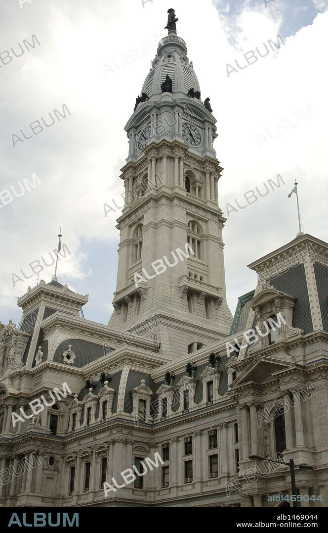 AYUNTAMIENTO DE FILADELFIA (PHILADELPHIA). Construído entre 1871 y 1901. La cúpula está coronada por la estatua del fundador de la colonia de Filadelfia, William Penn (1644-1718). Vista del exterior. Estado de Pensilvania. Estados Unidos.