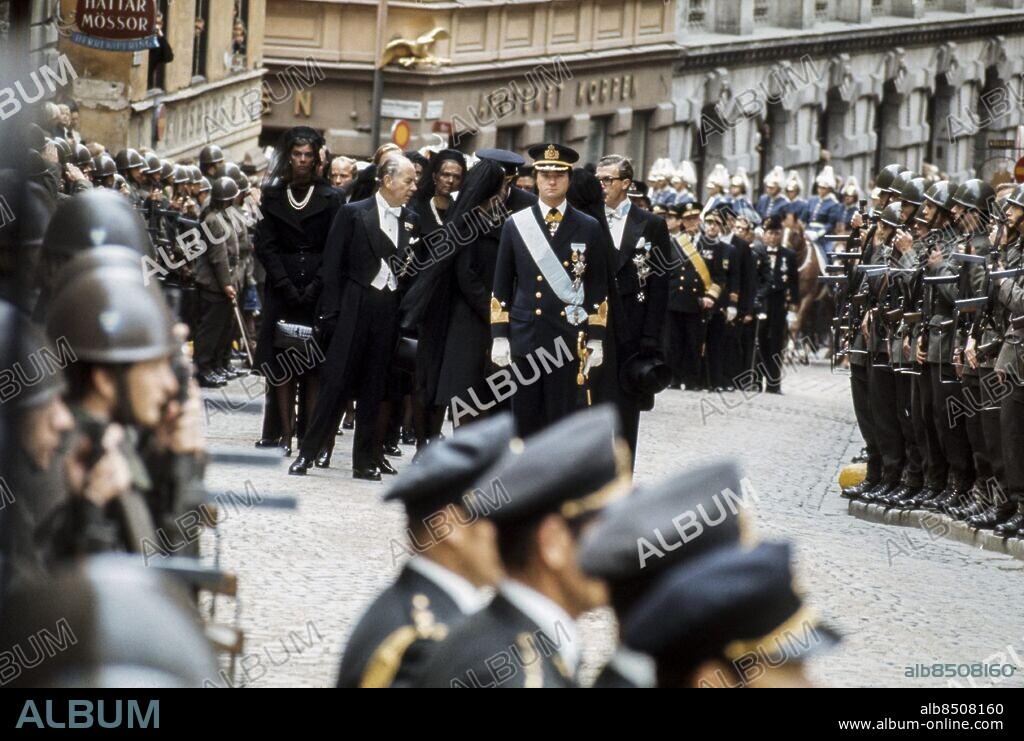 ARKIV STOCKHOLM 1972-12-07.. Crown Prince Carl Gustaf and Prince Bertil are seen during the funeral of Princess Sibylla in Stockholm, Sweden, December 7, 1972 . Foto: SVT Bild / Kod: 5600.