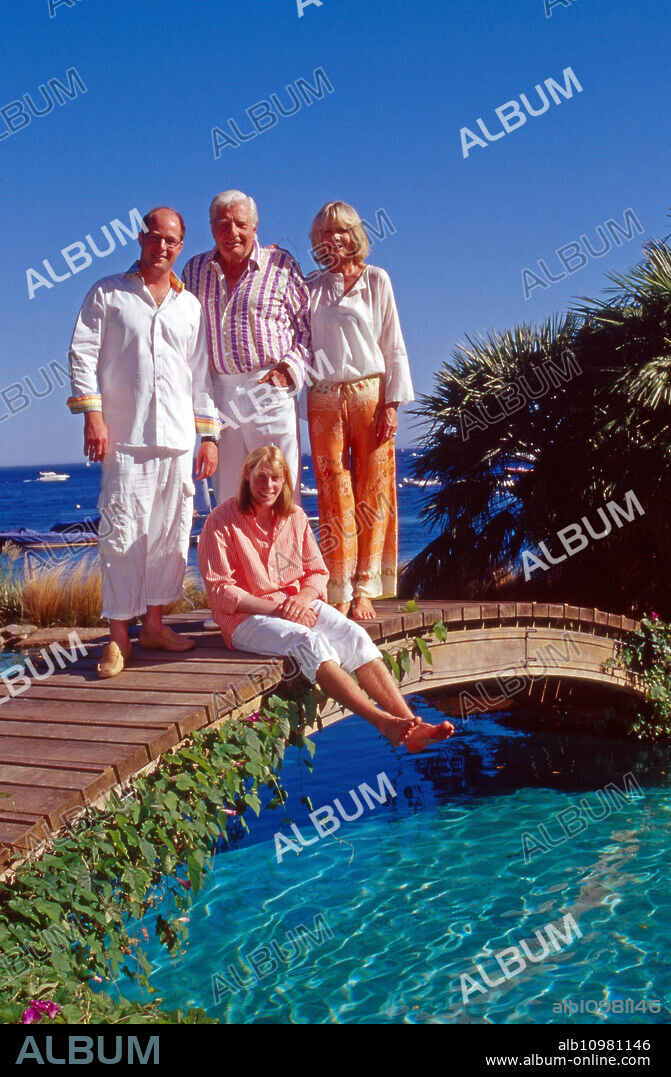 Gunter Sachs with his wife Mirja and the sons Christian Gunnar and Claus Alexander (left) at Sankt Tropez, France 2000s.
