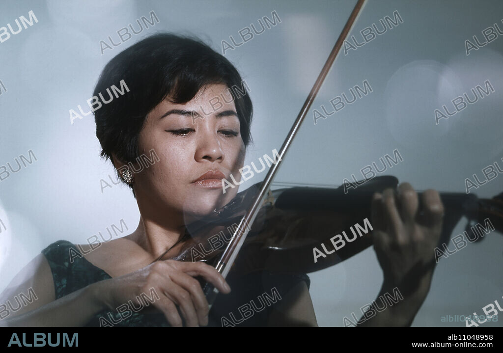 The Filipino violinist Carmencita Lozada, Germany 1966. Philippine violinist Carmencita Lozada, Germany 1966.