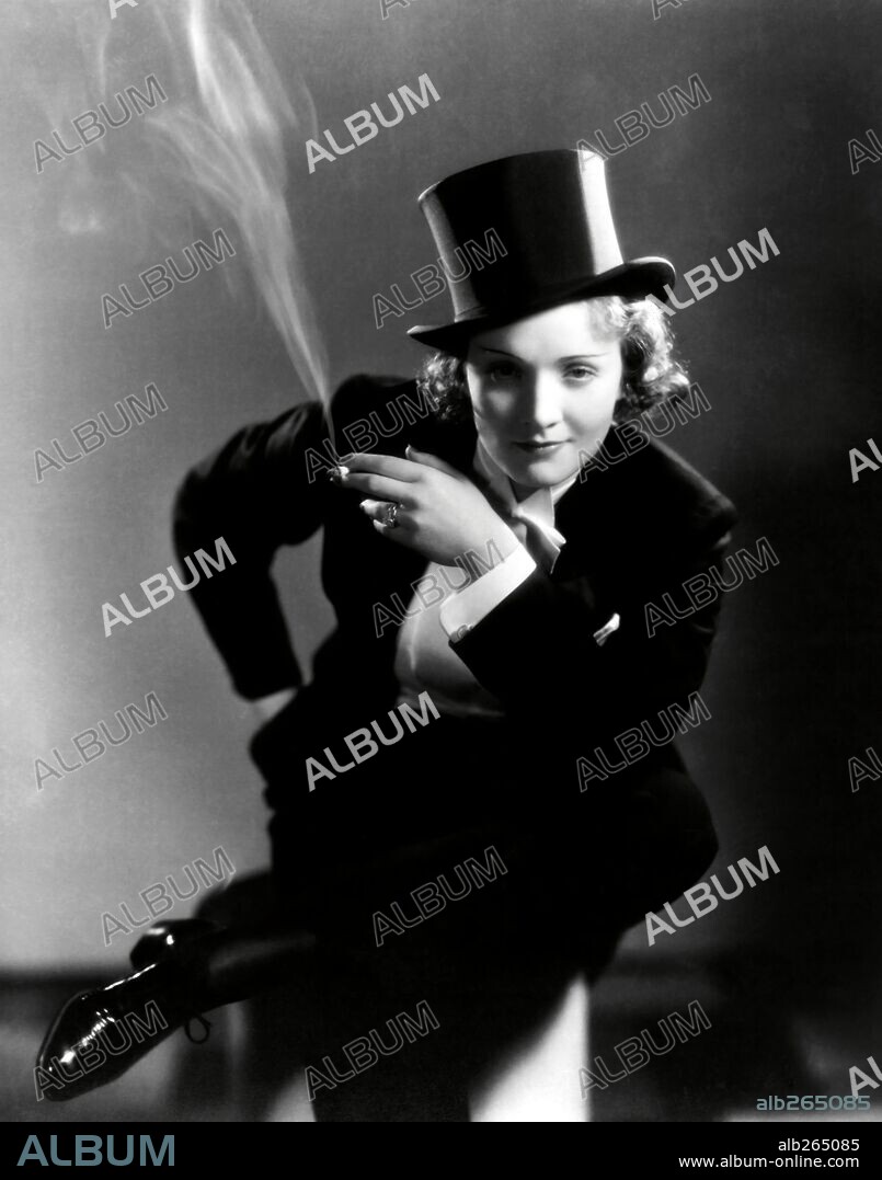 MARLENE DIETRICH. 1930