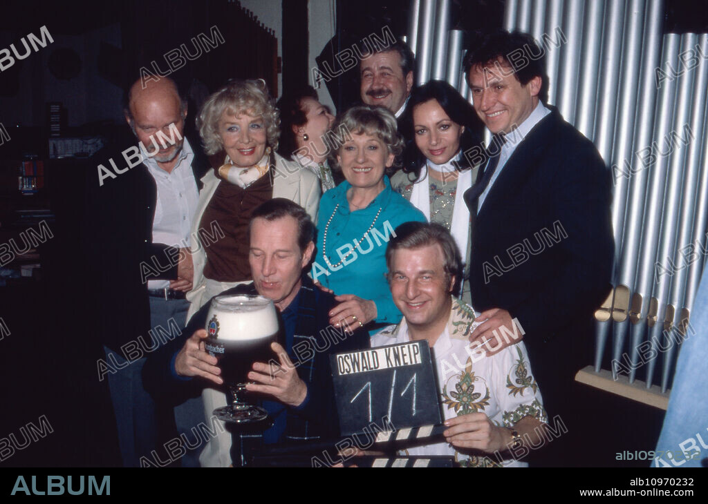 German actors (from left): Ralf Wolter, Mady Rahl, Erika Blumberger, Willy Harlander, Erni Singerl, Claudia Wedekind, Georg Schropp, unten: Hansjörg Felmy, Oswald Kneip.