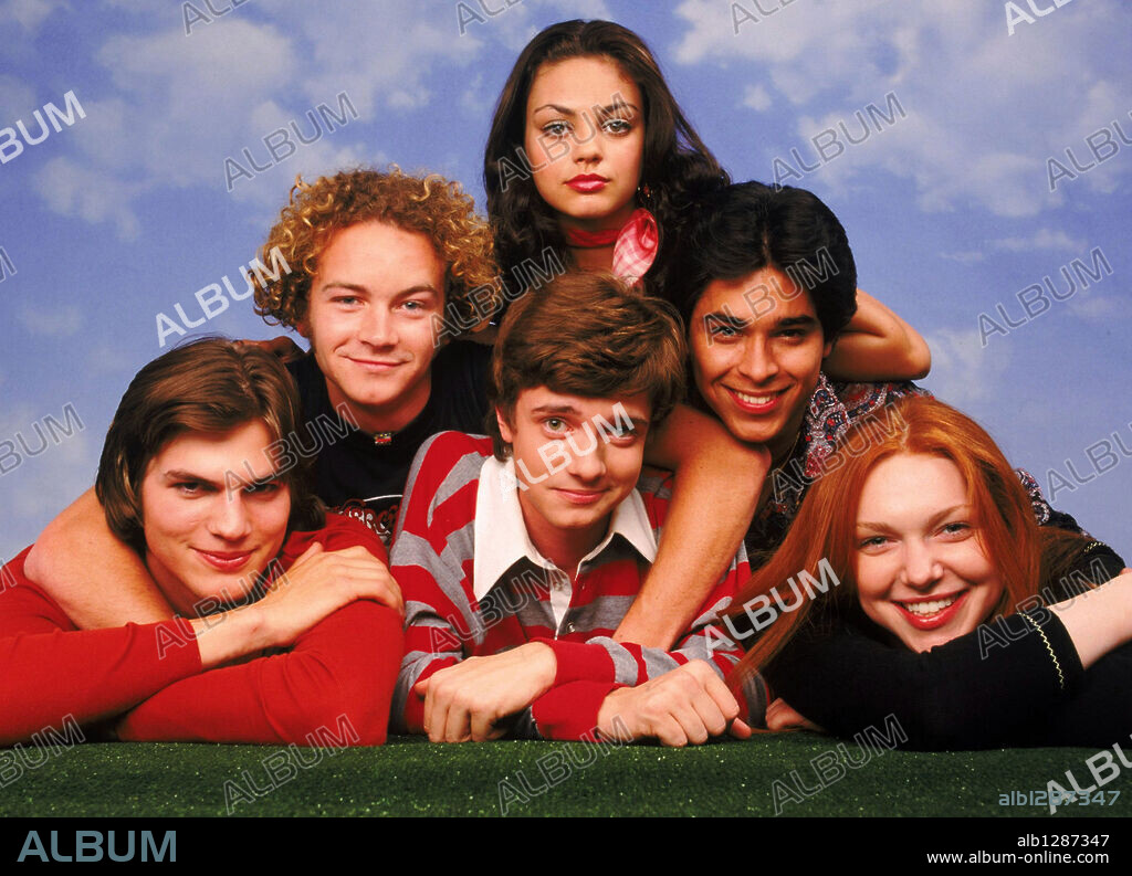 ASHTON KUTCHER, LAURA PREPON, MASTERSON, DANNY, MILA KUNIS, TOPHER GRACE und WILMER VALDERRAMA in THAT '70S SHOW-TV, 1998. Copyright 20TH CENTURY FOX.