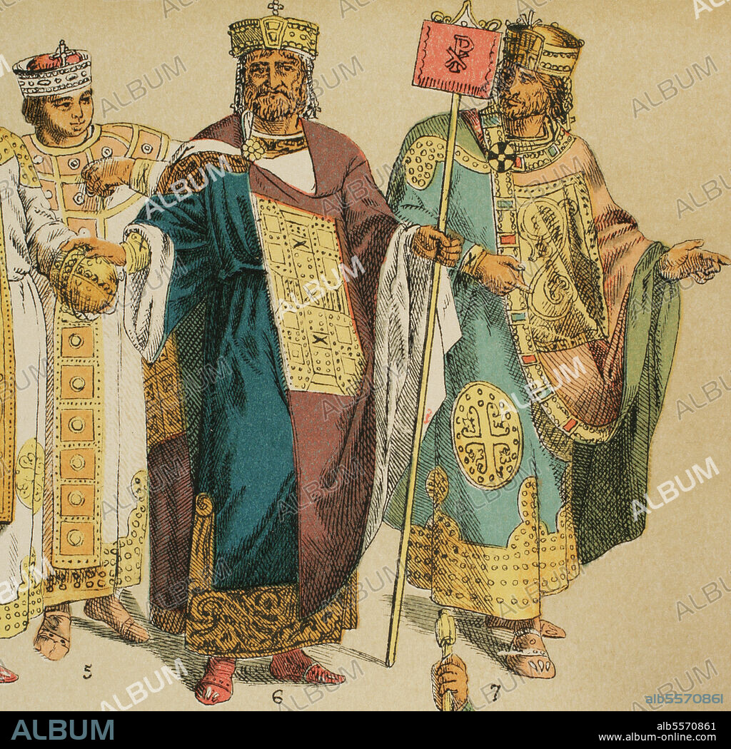 Bizantinos (700-1000). De izquierda a derecha, 5: Traje regio. Dalmática. Tela de seda. Cetro, 6 y 7: Traje regio. Dalmática y segunda túnica. Cromolitografía. Historia Universal, por César Cantú. Tomo IV. Publicado en Barcelona, 1881.