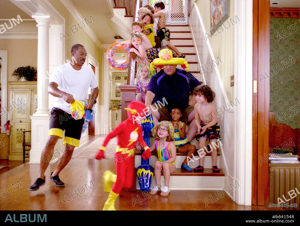 EDDIE MURPHY and JEFF GARLIN in DADDY DAY CARE, 2003, directed by STEVE CARR. Copyright 20TH CENTURY FOX / McBROOM, BRUCE.