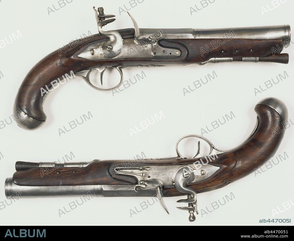 Flint gun with flattened tromblon, round barrel that is interrupted by a tread band after which the barrel ends octagonally. Wooden drawer with three iron pins. The lock case is entirely made of iron, fire steel is attached separately. The flask is made of wood and has an iron cap. The trigger guard is made entirely of iron and has the shape of an acorn at the end. Under the drawer a wooden loading stick in an iron loading tube, North Sea Canal, Jean Joseph Lambert dit Biron, Liège (city), c. 1782 - c. 1810, loop, slotplaat, kolfkap, haan, lade, kolf, laadstok, l 32 cm l 17.4 cm d 28 mm.