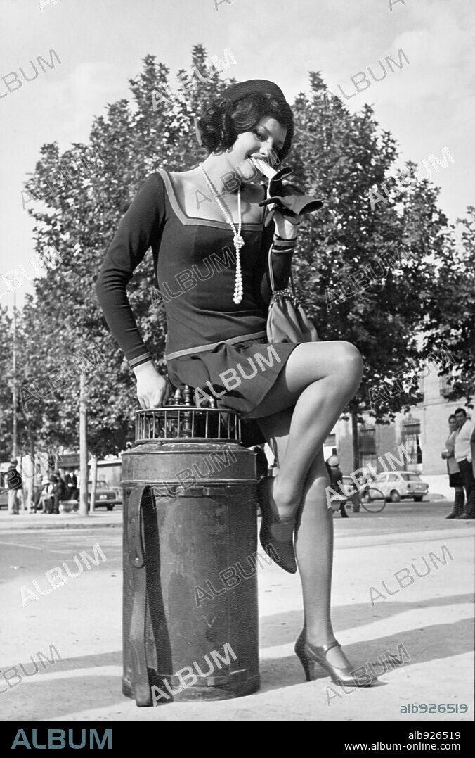 PATTY SHEPPARD en LA CURIOSA, 1973, dirigida por VICENTE ESCRIVA. Copyright ASPA PRODUCCIONES CINEMATOGRAFICAS.
