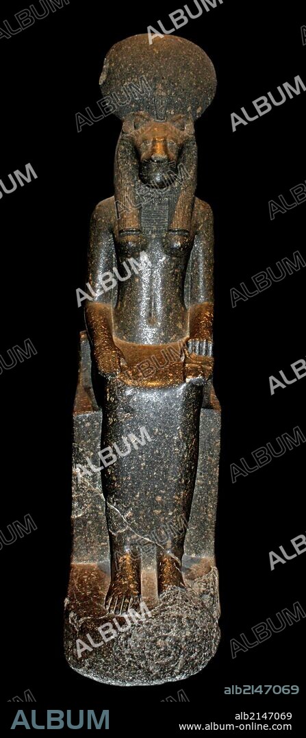 Four black granite figures of the goddess Sekhmet. Eighteenth Dynasty about 1400 BV. From Thebes, Temple of Mut Sekhmet was leonine goddess who was regarded by the Egyptians as a bringer of destruction to the enemies of the sun god Re. (Photo by: Universal History Archive/UIG via Getty Images).