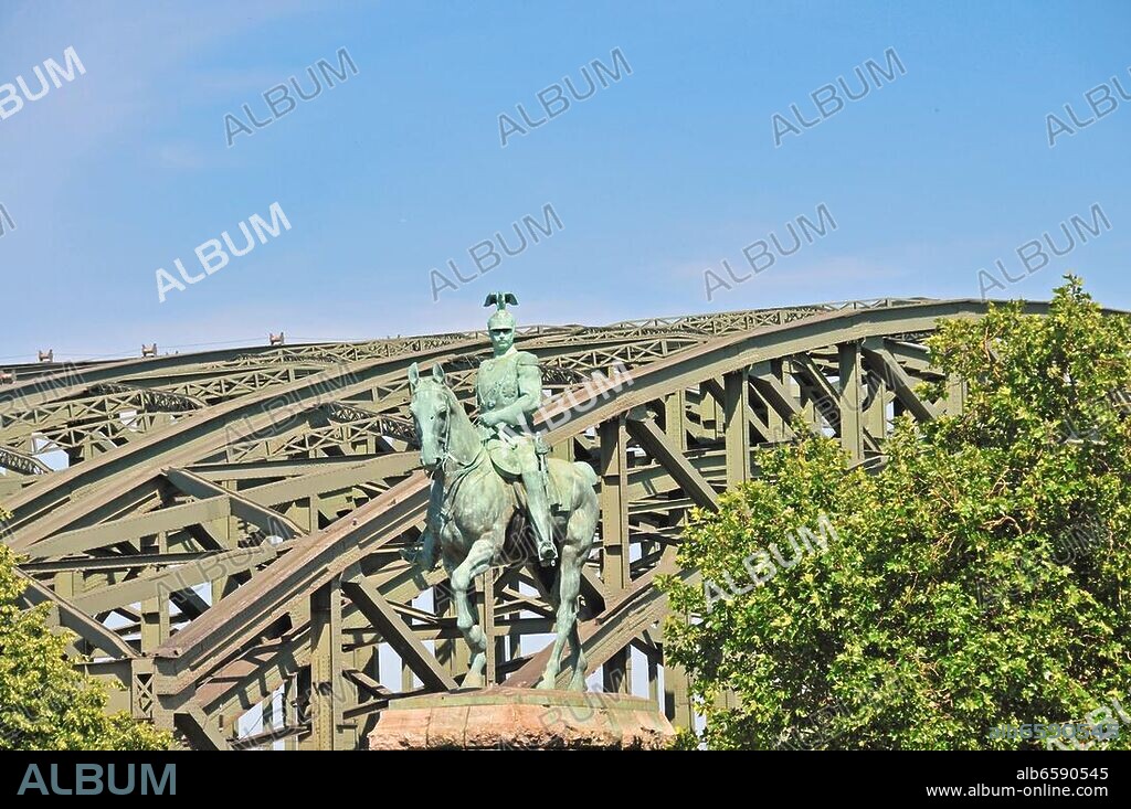 Reiterstandbild von Kaiser Wilhelm II. (Friedrich Wilhelm Viktor Albert von Preußen, *Berlin 27.1.1859-+Doorn/Niederlande 4.6.1941, Deutscher Kaiser und König von Preußen 1888-1918). Denkmal 1910.