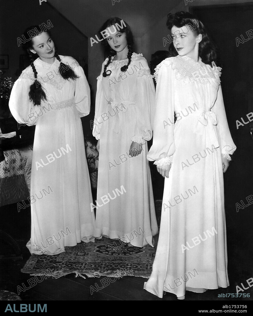 IDA LUPINO, NANCY COLEMAN and OLIVIA DE HAVILLAND in DEVOTION, 1946, directed by CURTIS BERNHARDT. Copyright WARNER BROTHERS.