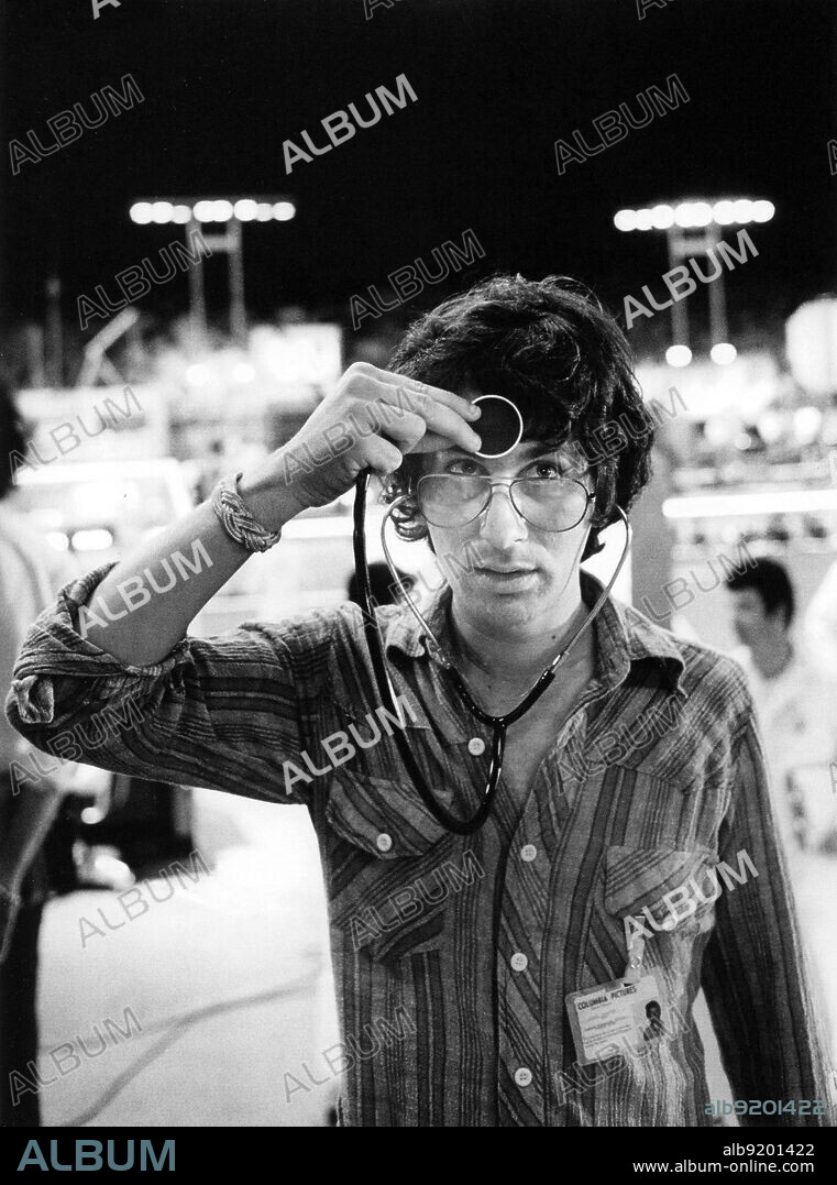 STEVEN SPIELBERG in UNHEIMLICHE BEGEGNUNG DER DRITTEN ART - DIE NEUE VERSION, 1977 (CLOSE ENCOUNTERS OF THE THIRD KIND), unter der Regie von STEVEN SPIELBERG. Copyright COLUMBIA PICTURES.