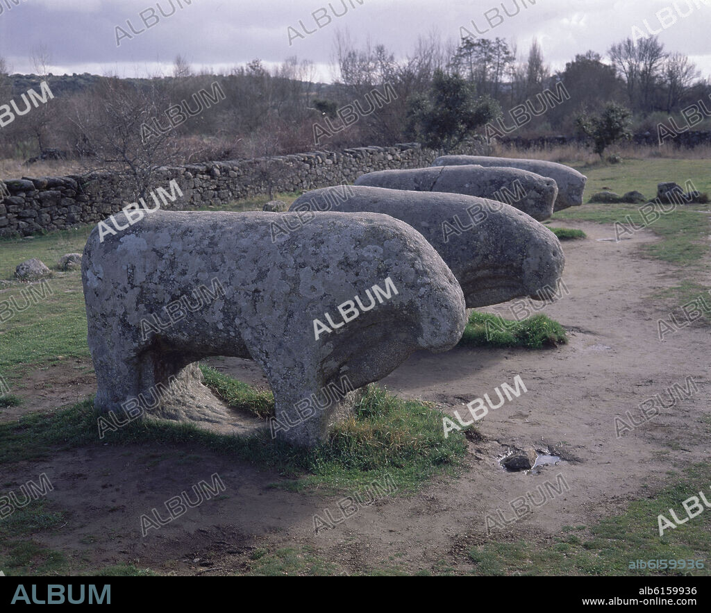 TOROS DE GUISANDO - ESCULTURA CELTIBERICA - SIGLOS III/ II AC.