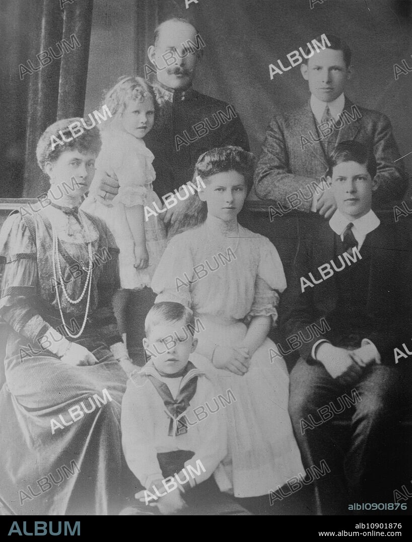 BAIN NEWS SERVICE. King of Greece & family, between c1910 and c1915. Shows seated (left to right) Sophia of Prussia (1870-1932), Paul of Greece (1901-1964), Helen of Greece and Denmark (1896-1982), Alexander, King of the Hellenes (1893-1920); seated (left to right) Princess Irene, Duchess of Aosta (1904-1974); Constantine I, King of the Hellenes (1868-1923); and George II of Greece (1890-1923).