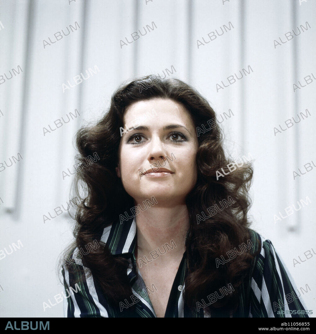 Gigliola Cinquetti, Italian singer, circa 1978. Gigliola Cinquetti, Italian singer, circa 1978.
