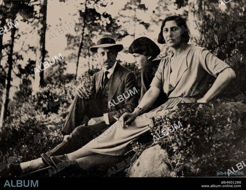 ANONYMOUS. Rainer Maria Rilke with young Balthus and his mother, Baladine Klossowska.