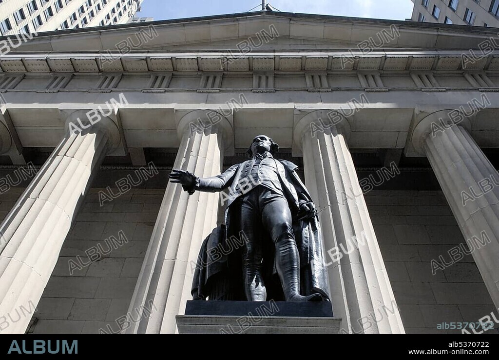 George Washington Monument in front of Federal Hall, Wall Street, Financial District, Manhattan, New York City, NYC, New York, United States of America, USA, North America.