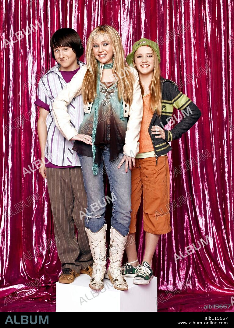 EMILY OSMENT, MILEY CYRUS et MITCHEL MUSSO dans HANNAH MONTANA, 2006, réalisé par SAM W. ORENDER. Copyright DISNEY CHANNEL.