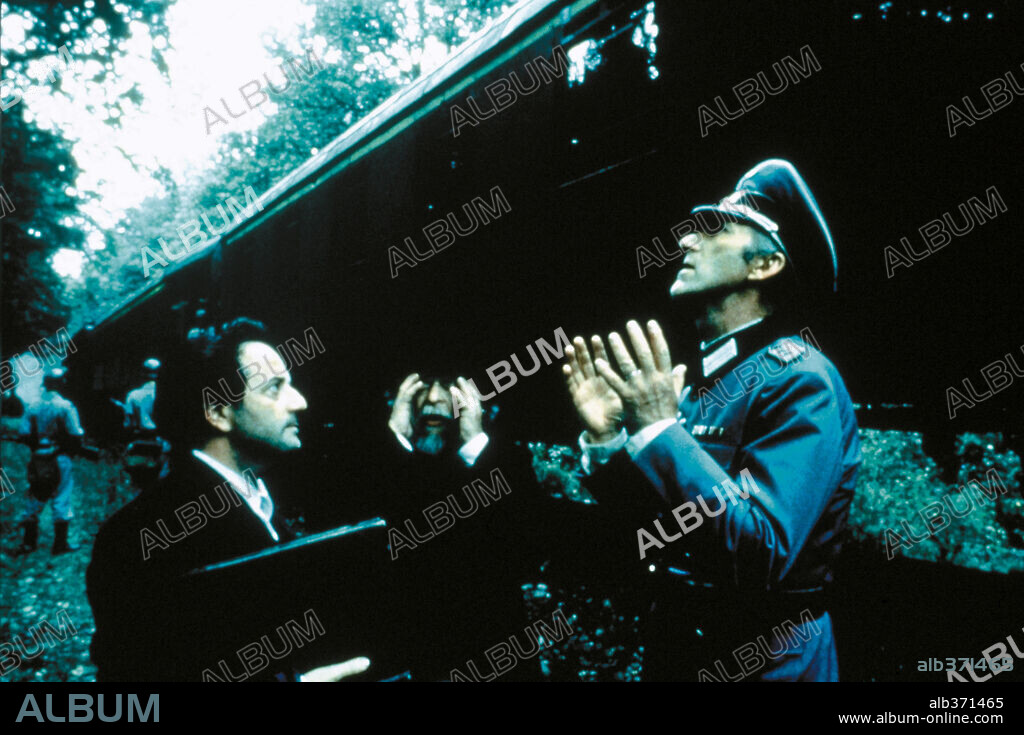 TRAIN OF LIFE, 1998 (TRAIN DE VIE), directed by RADU MIHAILEANU. Copyright POLYGRAM.