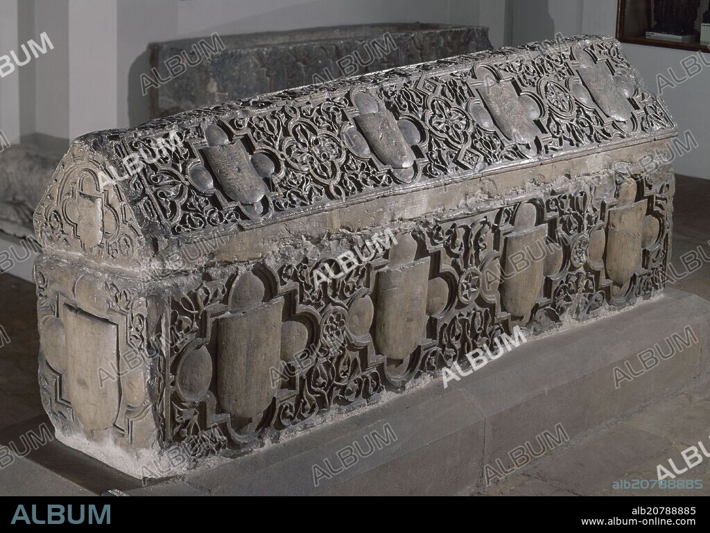 SARCOFAGO DE DON RODRIGO ALVAREZ DE LAS ASTURIAS, SEÑOR DE NOREÑA - SIGLO XIV.