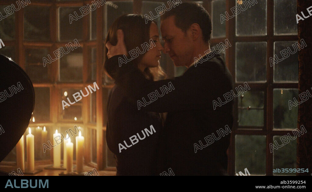 ALICIA VIKANDER y JAMES MCAVOY en INMERSION, 2017 (SUBMERGENCE), dirigida por WIM WENDERS. Copyright LILA 9TH PRODUCTIONS.