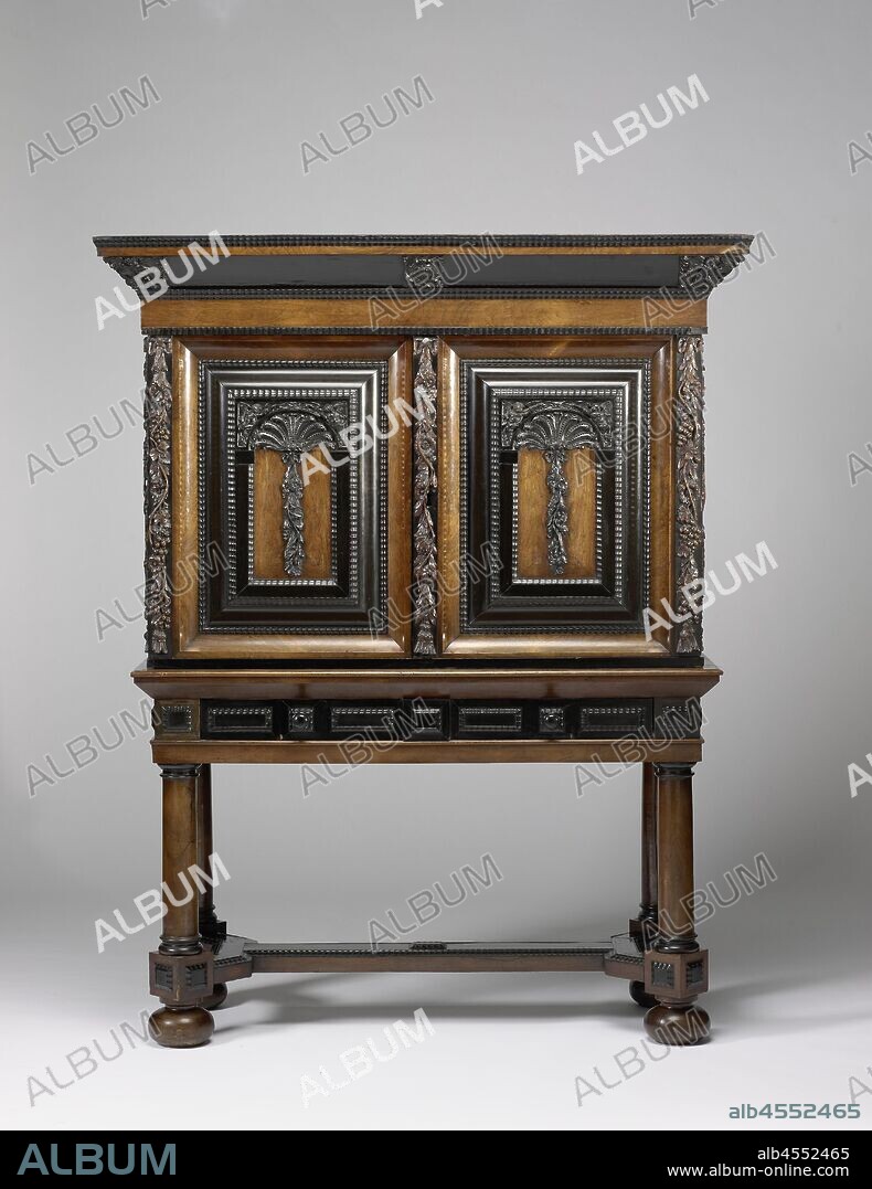 Collector's Cabinet, Table Cabinet, glued with rosewood and ebony on an oak core. The styles are decorated with festoons. Both doors have contoured profiled cushions. On the backs is a shell with trumpet-blowing angels in the swirls and a festoon in the middle. On the cornice in the middle a cartouche and on the corners a cartouche with angel figures. The frame has two drawers and legs in the shape of Tuscan columns. Spheres twisted under the legs., anonymous, Netherlands, c. 1650 - c. 1675, wood (plant material), oak (wood), rosewood (wood), ebony (wood), h 175.0 cm × w 138.0 cm × d 57.5 cm.