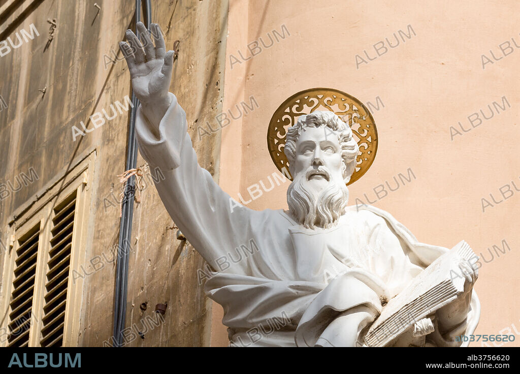 Statue on Tirq San Pawl (St. Paul Street) in old Valletta, UNESCO World Heritage Site and European Capital of Culture 2018, Malta, Mediterranean, Europe.