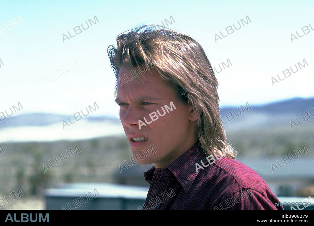 KEVIN BACON en TEMBLORES, 1990 (TREMORS), dirigida por RON UNDERWOOD. Copyright UNIVERSAL PICTURES.