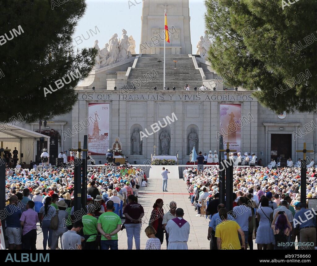 Getafe (Comunidad de Madrid), 30/06/2019. Misa en el Cerro de los Ángeles, oficiada por el arzobispo de Madrid Carlos Osoro, con motivo del centenario de la consagración de España al Sagrado Corazón de Jesús. Foto: Jaime García. ARCHDC.