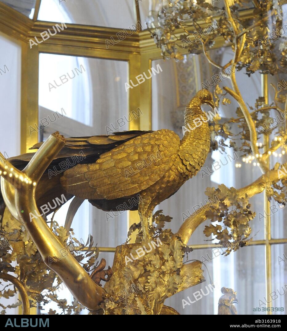 Reloj del Pavo Real. Fabricado en 1777 por el maestro relojero inglés James Cox (h. 1723-1800). Bronce dorado, plata y vidrio. Detalle. Sala del Pabellón. Pequeño Hermitage. Museo del Hermitage (The State Hermitage Museum). San Petersburgo. Rusia.
