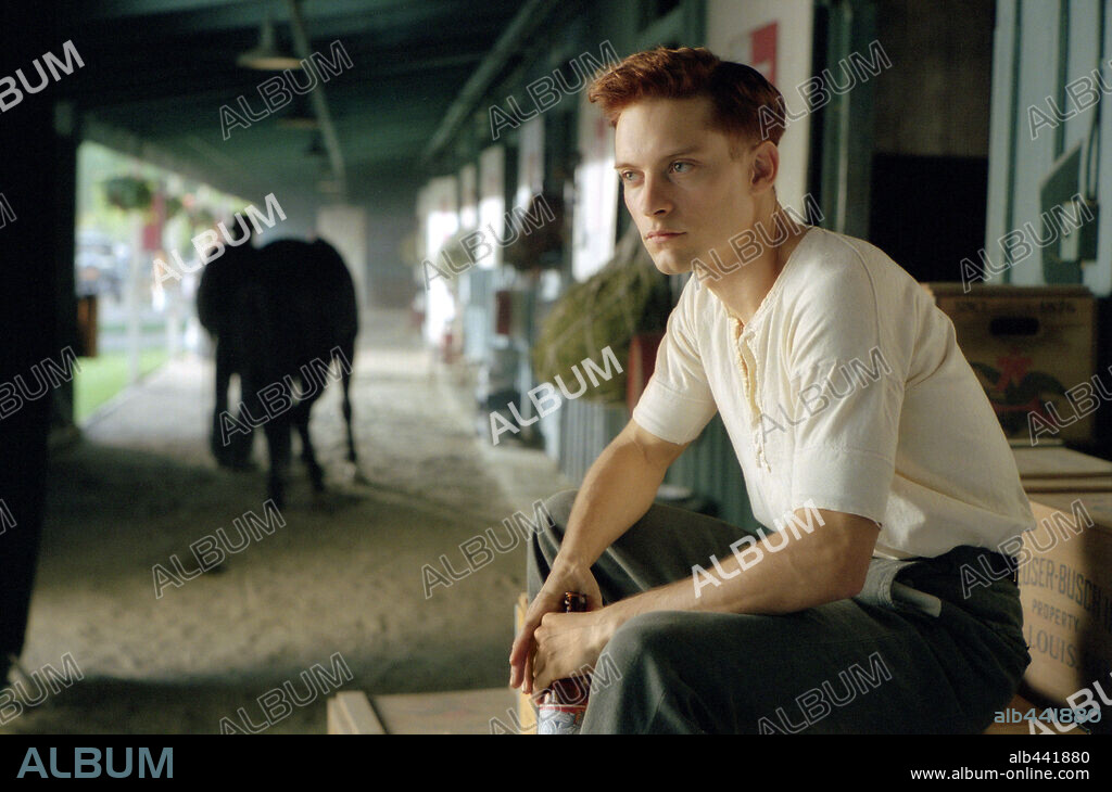 TOBEY MAGUIRE dans SEABISCUIT, 2003, réalisé par GARY ROSS. Copyright UNIVERSAL PICTURES/DREAMWORKS SKU/SPYGLASS ENT/LANGER THAN L / DUHAMEL, FRANÇOIS.
